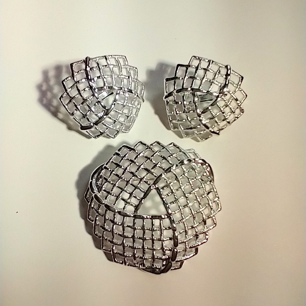 Vintage Sarah Coventry Jewelry Set Brooch Earrings TRELLIS Mod Reto 60s 70s